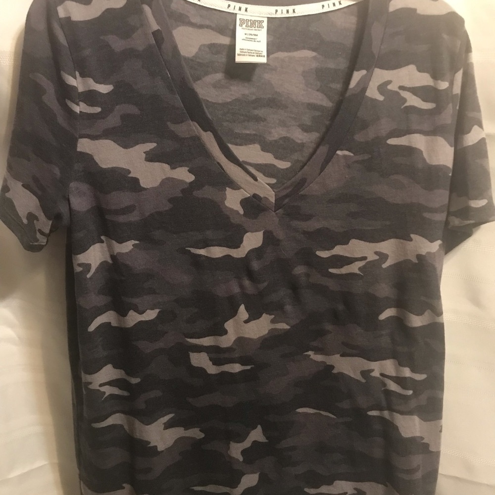 Victoria’s Secret PINK Camo V Neck T-shirt, Med